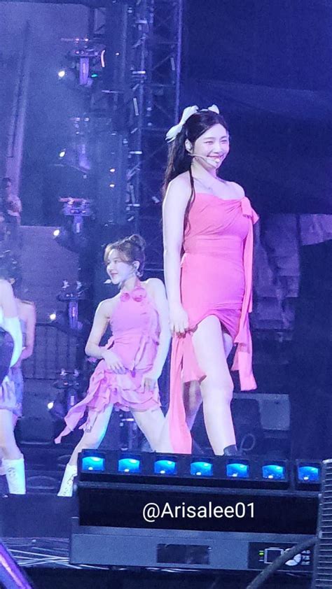 Fans defend Red Velvet's Joy from netizen who said she gained  .